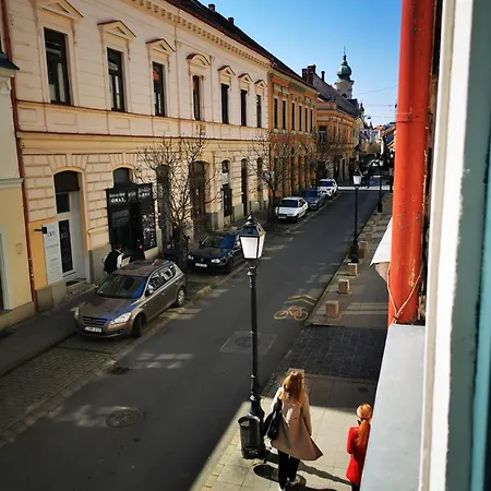 K57 Old Town Apartment *